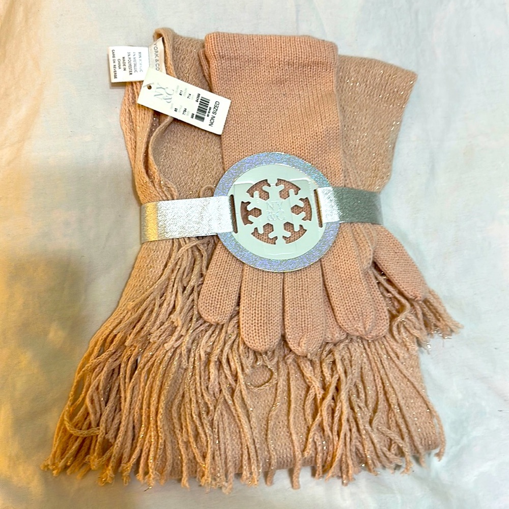 New York & Company scarf/gloves gift set